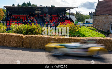 Boness Revival hillclimb Motorsportveranstaltung in Boness, Schottland, Großbritannien. Die 2019 Bo'ness Revival Classic und Bergrennen, erste Schottlands Zweck gebauten motorsport Veranstaltungsort, es 60 Jahre seit zwei Formel 1-Weltmeister Jim Clark hier konkurrierten. Es fand Samstag und Sonntag 31. August 1. September 2019. Stockfoto