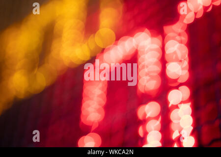 Out-of-Effekts, orange und rote LED-Leuchten von der Anzeigetafel. Geeignet als Hintergrund ein Bild zu sein. Stockfoto