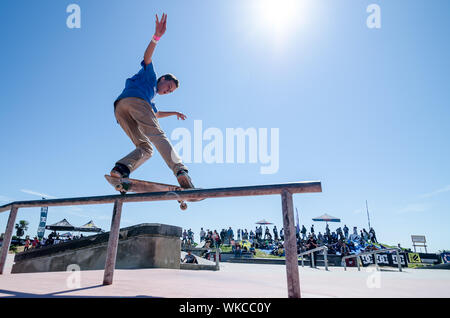 CASCAIS, PORTUGAL - 6. April 2014: Gustavo Ribeiro während der 4. Etappe der DC Skate Challenge von Fuel TV. Stockfoto