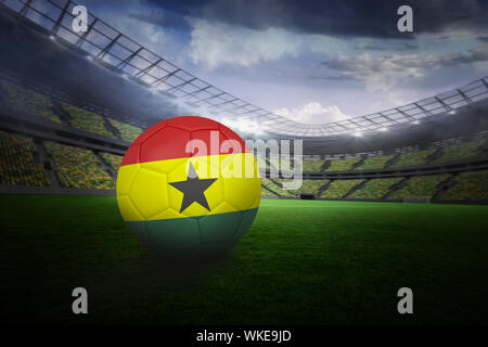 Fußball in Ghana Farben in großen Fußballstadion mit Beleuchtung Stockfoto