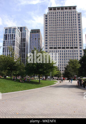 Jubilee Gardens und Shell Centre Building London 2019 Stockfoto