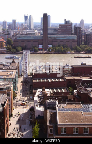 Tate Modern und der Millennium Bridge in London Sommer 2019 Stockfoto