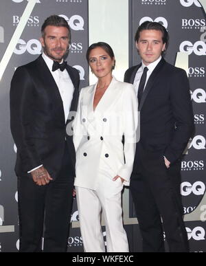 London, Großbritannien. 03 Sep, 2019. David Beckham, Victoria Beckham und Brooklyn Beckham an der GQ Männer des Jahres Auszeichnungen in der Tate Modern Bankside in London statt. Credit: SOPA Images Limited/Alamy leben Nachrichten Stockfoto