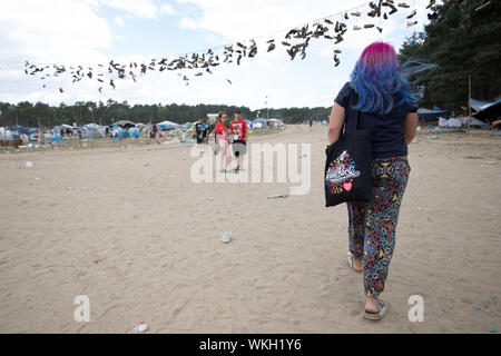 Kostrzyn nad Odra, Polen - 05 August 2018: die Sicht der Menschen auf Camping während Pol und Rock Festival früher Woodstock Festival Stockfoto