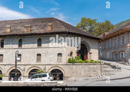 Shaki, Aserbaidschan August 24, 2019 Altes Gebäude Karawanserei Stockfoto