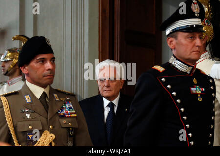 Roma, Italia. 04 Sep, 2019. Italienische Staatspräsident Sergio Mattarella Rom 4. September 2019. Quirinale. Giuseppe Conte, nach einem kurzen Gespräch mit dem Präsidenten der Republik, akzeptiert die Präsident Mandat Italiens neue Regierung zu bilden. Foto Samantha Zucchi Insidefoto Credit: insidefoto Srl/Alamy leben Nachrichten Stockfoto