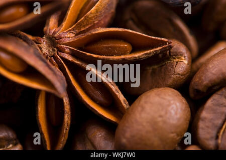 Aroma Kaffee. Zutaten. coffe Beens, Anis Stockfoto
