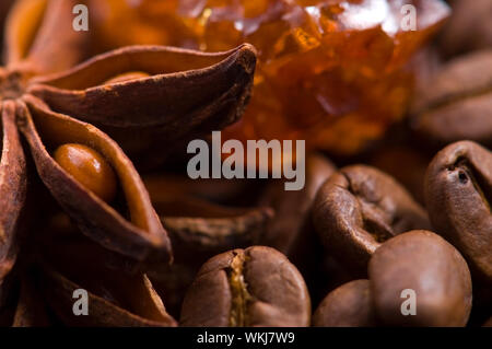 Aroma Kaffee. Zutaten. coffe Beens, Anis, Zucker Stockfoto