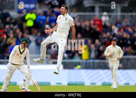 England's Craig Overton feiert die wicket von Australiens Warum nicht Labuschagne während des Tages eine der vierten Asche Test im Emirates Old Trafford, Manchester. Stockfoto