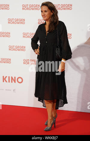Theresa Krenke auf dem roten Teppich bei der Weltpremiere des Kinofilms Gut gegen Nordwind am 03.09.2019 im Cinedom in Koeln Stockfoto