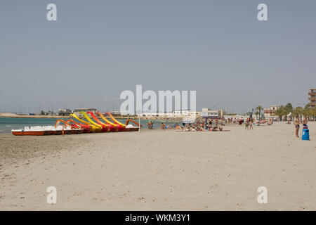 Strand und Meer in Santa Pola, Costa Blanca, Spanien Stockfoto