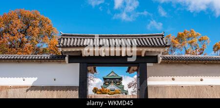 Sakura-mon Tor, Burg Osaka, Osaka Castle Park, Chuo-ku, Osaka, Japan Stockfoto