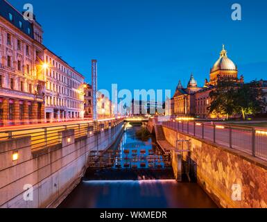 Bundesverwaltungsgericht an Pleissemuhlgraben, der ehemaligen kaiserlichen Hof, Nachtaufnahme, Leipzig, Sachsen, Deutschland Stockfoto