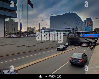 Tunnel Avenida Arequipa mit Javier Prado im Bezirk San Isidro Lima Peru Stockfoto