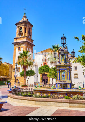 Principal Fassade der Parroquia de Nuestra Señora de La Palma Pfarrei. Plaza Alta Square. Algeciras Innenstadt, Provinz Cadiz, Andalusien, Spanien. Stockfoto