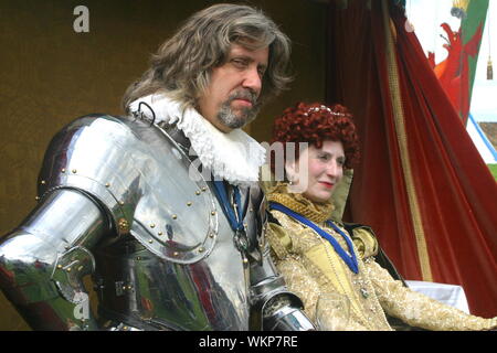 Ein Re-enactment in Tilbury Fort von Königin Elizabeth I's Rede an die Truppen in Tilbury versammelt, als die spanische Armada Segel für England im Jahre 1588 festgelegt. Stockfoto