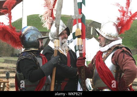 Ein Re-enactment in Tilbury Fort von Königin Elizabeth I's Rede an die Truppen in Tilbury versammelt, als die spanische Armada Segel für England im Jahre 1588 festgelegt. Stockfoto
