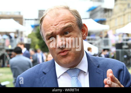 ED DAVEY MP STELLVERTRETENDER VORSITZENDER DER LIBERAL-DEMOKRATISCHEN PARTEI AM COLLEGE GREEN, WESTMINSTER, LONDON, GROSSBRITANNIEN AM 3RD. SEPTEMBER 2019. LIB DEM MPS. LIB DEMS. BRITISCHE POLITIKER. POLITIK. MP FÜR KINGSTON UND SURBITON. BREXIT . ARTIKEL 50 WIDERRUFEN. STOPPEN SIE DEN BREXIT. SIR EDWARD JOHNATHAN DAVEY MP FRSA. Russell Moore Portfolio-Seite. Stockfoto