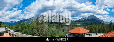 Luftaufnahme der Höhle und Basin National Historic Site in Banff, Kanada Stockfoto