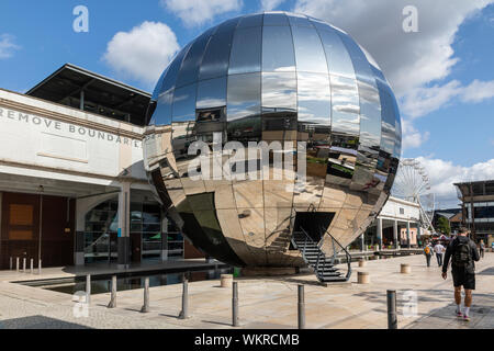Wahrzeichen Bristol Planetarium, Millennium Square, Bristol City Centre, England, Großbritannien Stockfoto