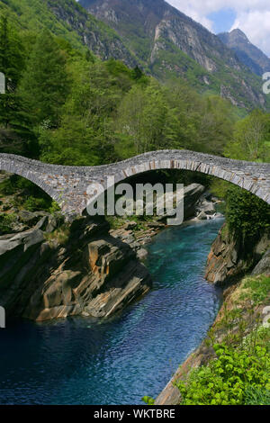 Brücke in Lavertezzo, Verzascatal Stockfoto