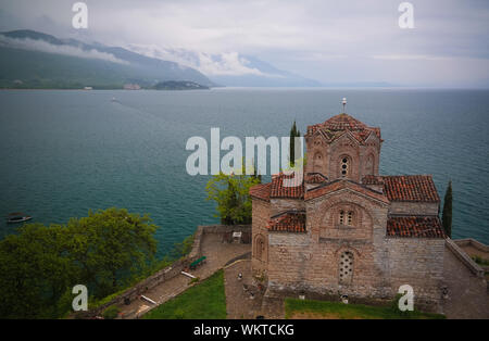 Antenne außen Blick nach St. Johannes des Theologen Kirche in Ohrid, Mazedonien Stockfoto