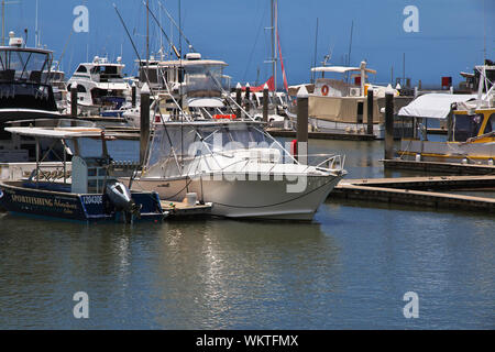 Cairns, Queensland/Australien - 03 Jan 2019: Marina in der Innenstadt von Cairns, Queensland, Australien Stockfoto