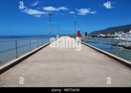 Cairns, Queensland/Australien - 03 Jan 2019: Marina in der Innenstadt von Cairns, Queensland, Australien Stockfoto