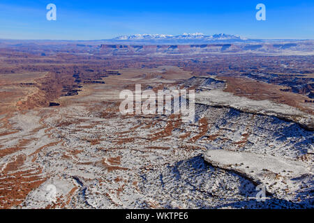 Snowy Wüste an der Orange Klippen übersehen, Canyonlands National Park, Utah, USA Stockfoto