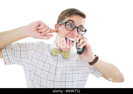 Geeky hipster Holding ein retro Handy auf weißem Hintergrund Stockfoto