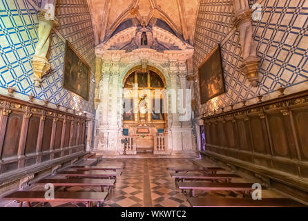 Coimbra, Portugal, 18. Juli 2019: Kapitel Zimmer (Sala tun capitulo) im Kloster von Santa Cruz. National Monument, da die ersten zwei Könige der Por Stockfoto