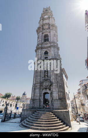 Clerigos Turm (Torre Dos Clerigos) in Porto (Portugal) Stockfoto