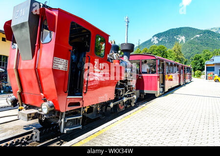 23. Juli 2019: Zug der Schafberbahn in Sanktwolfgang im Salzkammergut am Wolfgangsee. Österreich, Salzburg Stockfoto