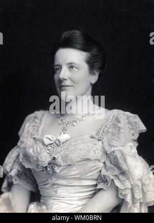 Edith Roosevelt (1861-1948), First Lady der Vereinigten Staaten von 1901-1909 als Ehefrau von US-Präsident Theodore Roosevelt, sitzt, Porträt, 1905 Stockfoto