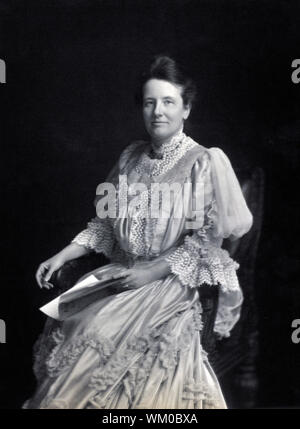 Edith Roosevelt (1861-1948), First Lady der Vereinigten Staaten von 1901-1909 als Ehefrau von US-Präsident Theodore Roosevelt, sitzt, Porträt, 1905 Stockfoto