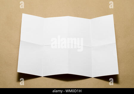 Leere weiße Zerknittertes Papier Stockfoto