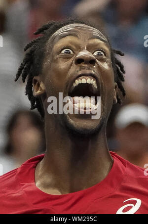 Flushing Meadow, United angegeben. 04 Sep, 2019. Gael Monfils, von Frankreich, reagiert, nachdem er einen Schuß von Matteo Berrettini, von Italien, in der Tie-break im fünften Satz Ihrer runde Spiel in Arthur Ashe Stadium an der 2019 US Open Tennis Championships am USTA Billie Jean King National Tennis Center am Mittwoch, 4. September 2019 in New York City. Foto von Ray Stubblebine/UPI Quelle: UPI/Alamy leben Nachrichten Stockfoto