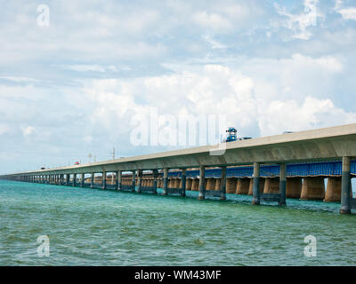 Blick auf Seven Miles Bridge in Key West, Florida, USA. Stockfoto