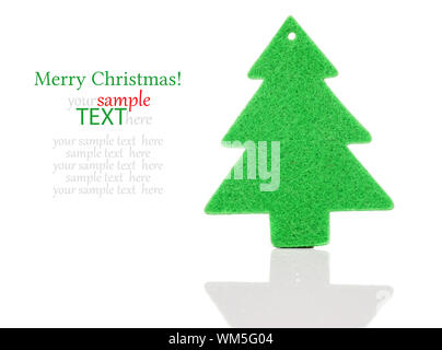 Grüner Baum Weihnachtsschmuck isoliert auf weißem Hintergrund Stockfoto