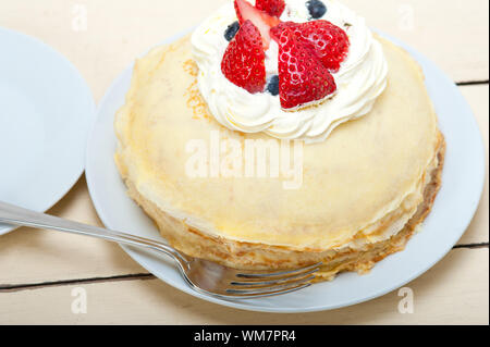 Crêpe-Pfannkuchen-Kuchen Stockfoto