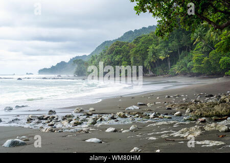 Abgeschieden, leeren Strand und Dschungel im Corcovado Nationalpark, Costa Rica Stockfoto