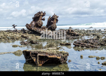 Verrostet Motor aus alten Schiffswrack am Strand, Corcovado National Park, Costa Rica Stockfoto