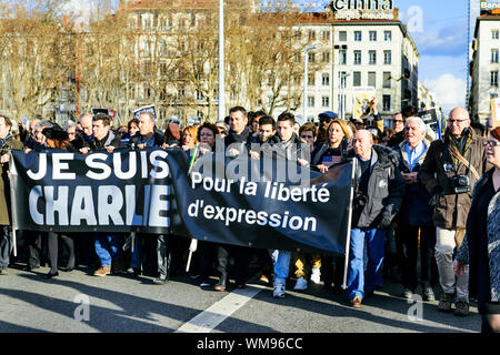 LYON, Frankreich - 11 Januar 2015: Protest gegen den Terrorismus nach 3 Tagen terroristische Angriffe mit peaople tot in Paris Frankreich, Europäische Hauptstadt Stockfoto