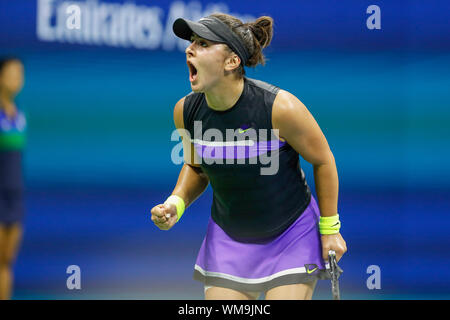 New York, USA. 4. Sep 2019. Bianca Andreescu reagiert während der Frauen singles viertelfinalegleichen zwischen Bianca Andreescu von Kanada und Elise Mertens von Belgien 2019 US Open in New York, USA, Sept. 4, 2019. Credit: Li Muzi/Xinhua/Alamy leben Nachrichten Stockfoto