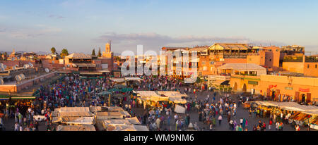 Jamaa el Fna, Marrakesch, Marokko. Stockfoto