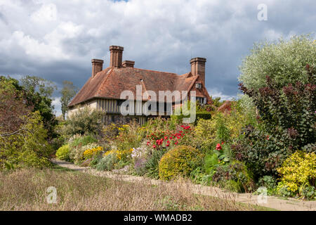 Great Dixter Garten und Haus, der Heimat der berühmten Garden Designer und Autor Christopher Lloyd, Ewhurst, East Sussex, Großbritannien Stockfoto