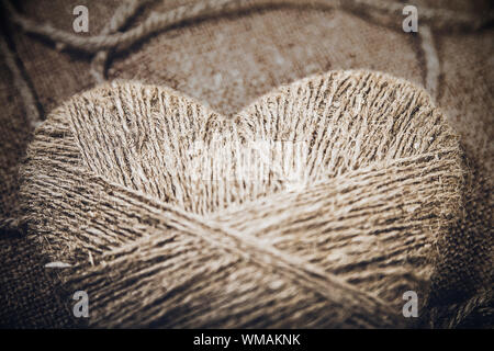 Symbolische Herz liegt auf einem Hintergrund mit Platz für Ihren text Stockfoto