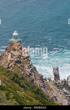 Neue Leuchtturm am Diaz Point, Cape Point im Table Mountain National Park in Kapstadt, Südafrika. 87 Meter über dem Meeresspiegel gebaut Stockfoto