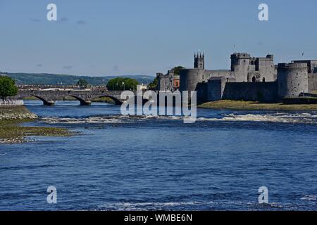 Der Fluss Shannon und King John's Castle, Limerick, Irland, Stockfoto