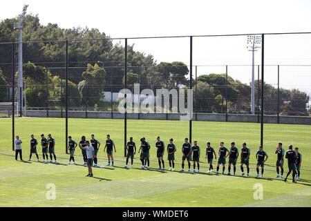 Lissabon. 4. Sep 2019. Spieler von Portugal besuchen eine Schulung in der Cidade do Futebol (Fußball Stadt) Trainingslager in Oeiras, Stadtrand von Lissabon, Portugal, an Sept. 4, 2019, im Vorfeld der UEFA EURO 2020 nähere Bestimmung entsprechen. Credit: Pedro Fiuza/Xinhua Stockfoto